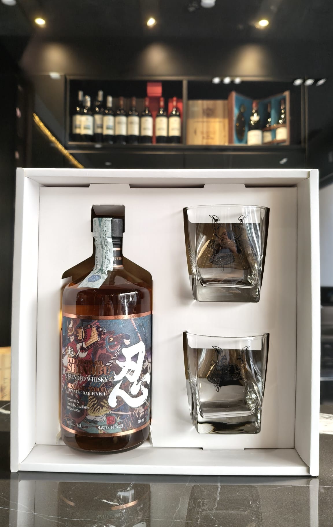 SHOGUN WHISKY BLENDED CONFEZIONE CON  2 BICCHIERI